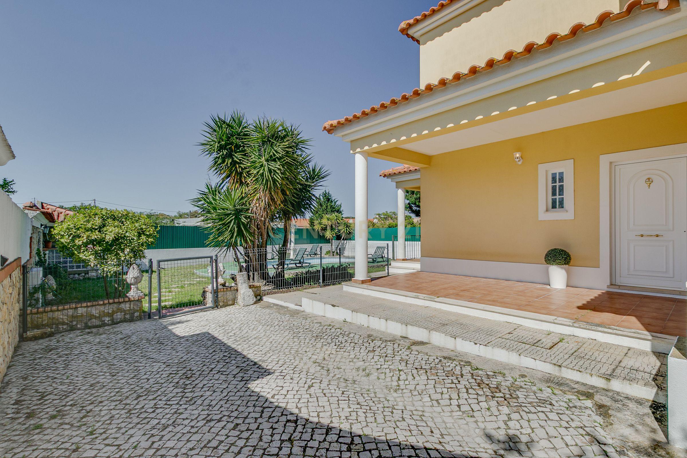 Moradia Rural T4 com Piscina e Jardim — Entre Setúbal e Lisboa - Image 42