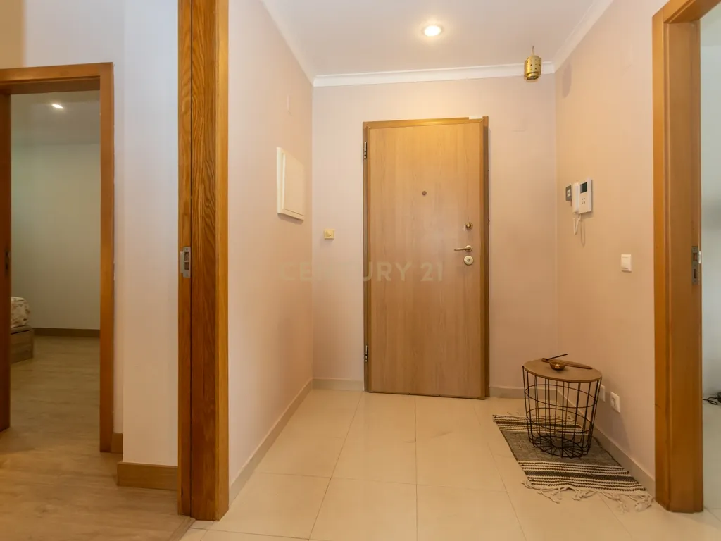 Apartamento T1+1 - Sobreda - Image 14