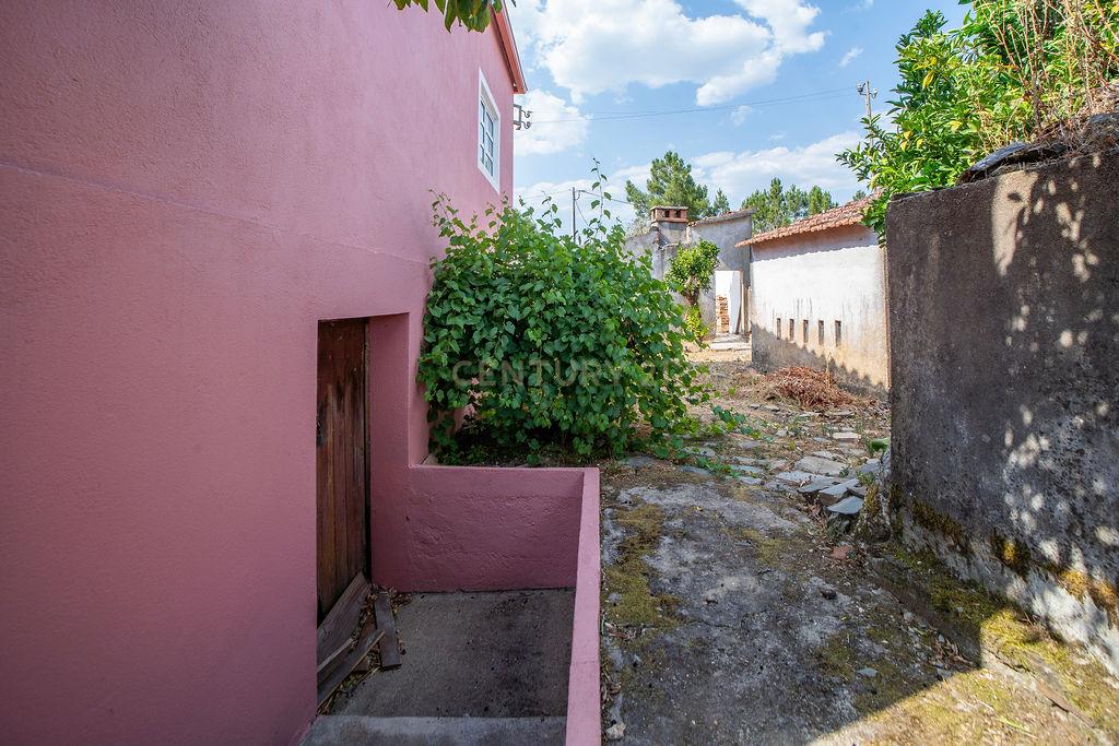 Moradia T3  Remodelada em Vila de Rei – Viva com Qualidade no Coração de Portugal! - Image 44