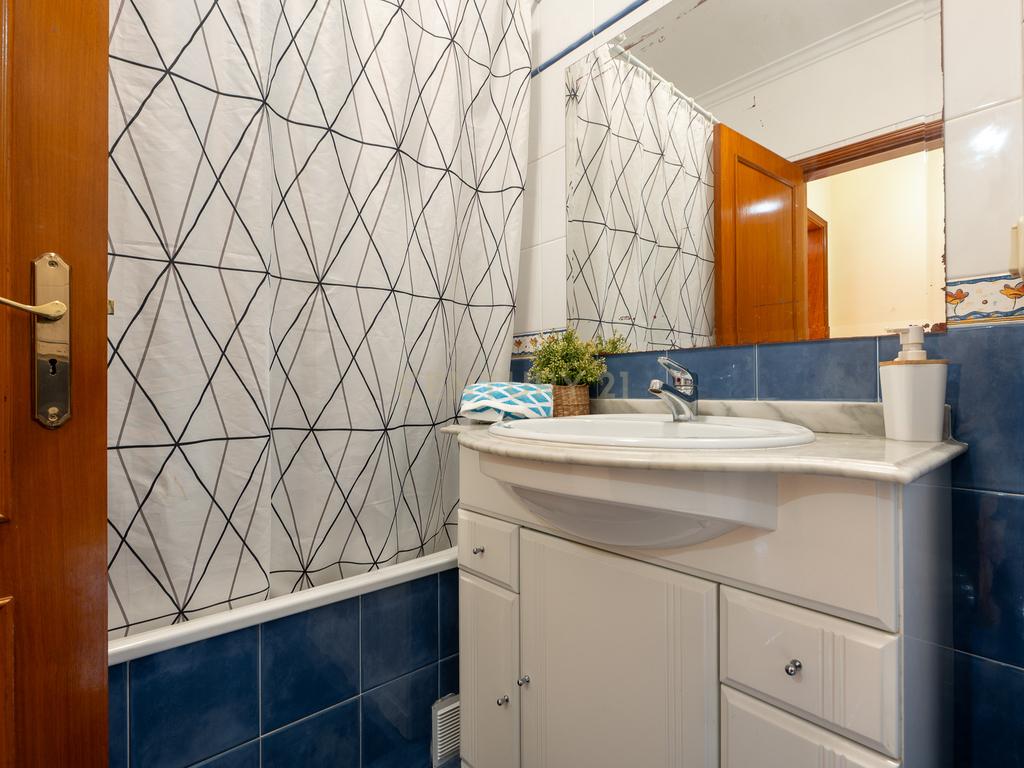 ** ESPECTACULAR APARTAMENTO NO CENTRO DE MAFRA, COM PARQUEAMENTO ** - Image 37
