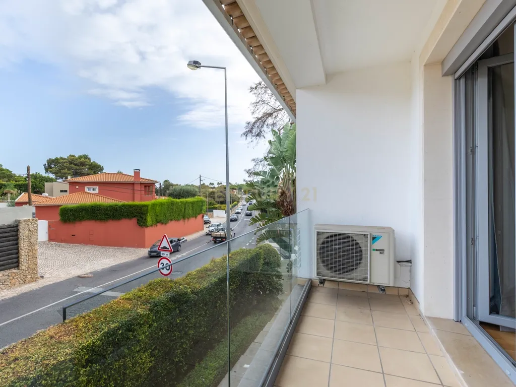 Moradia T5 de Luxo com Piscina, Ginásio, Sauna e Garrafeira em Birre, Cascais - Image 54