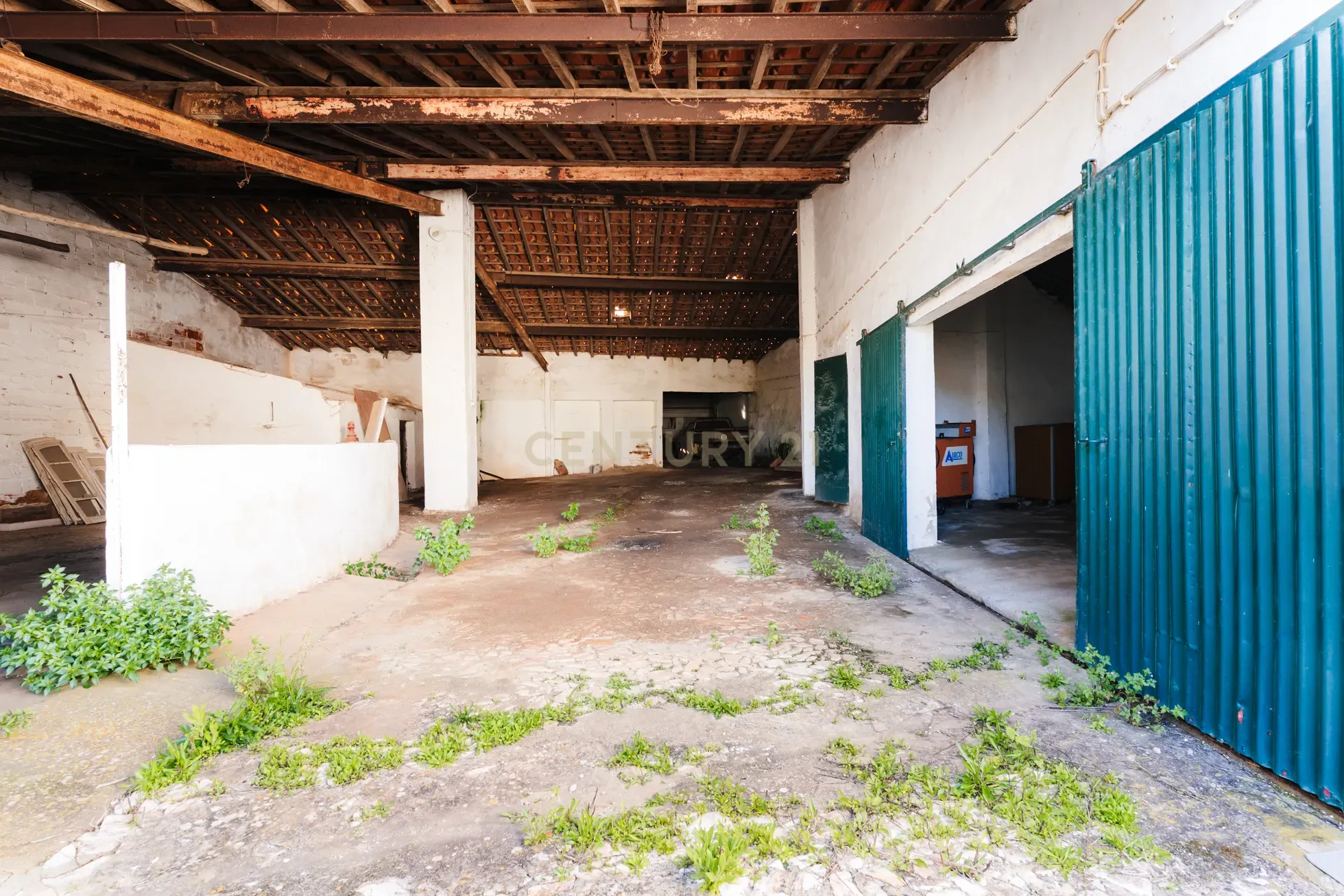 Propriedade com 11 divisões para recuperação em Estremoz com uma área total de 6185 m2 - Image 21