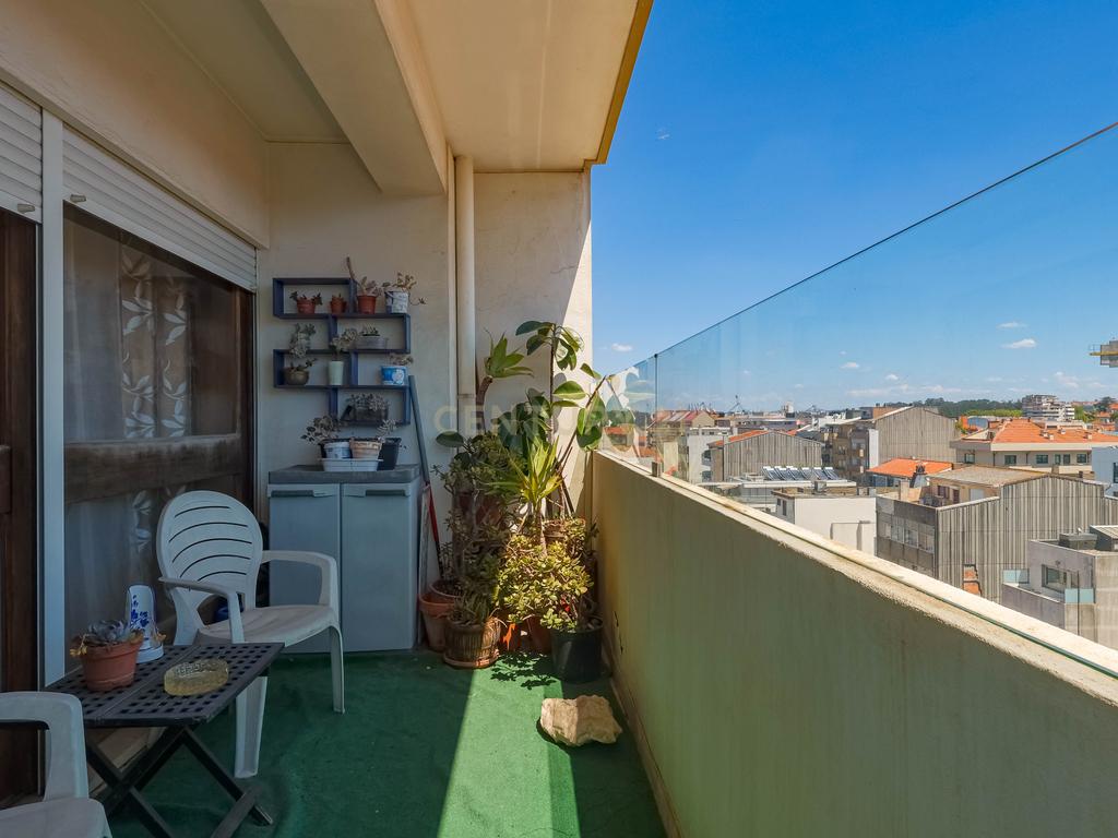 Apartamento T4 com Elevador e Vistas Deslumbrantes em Matosinhos Sul - Image 26