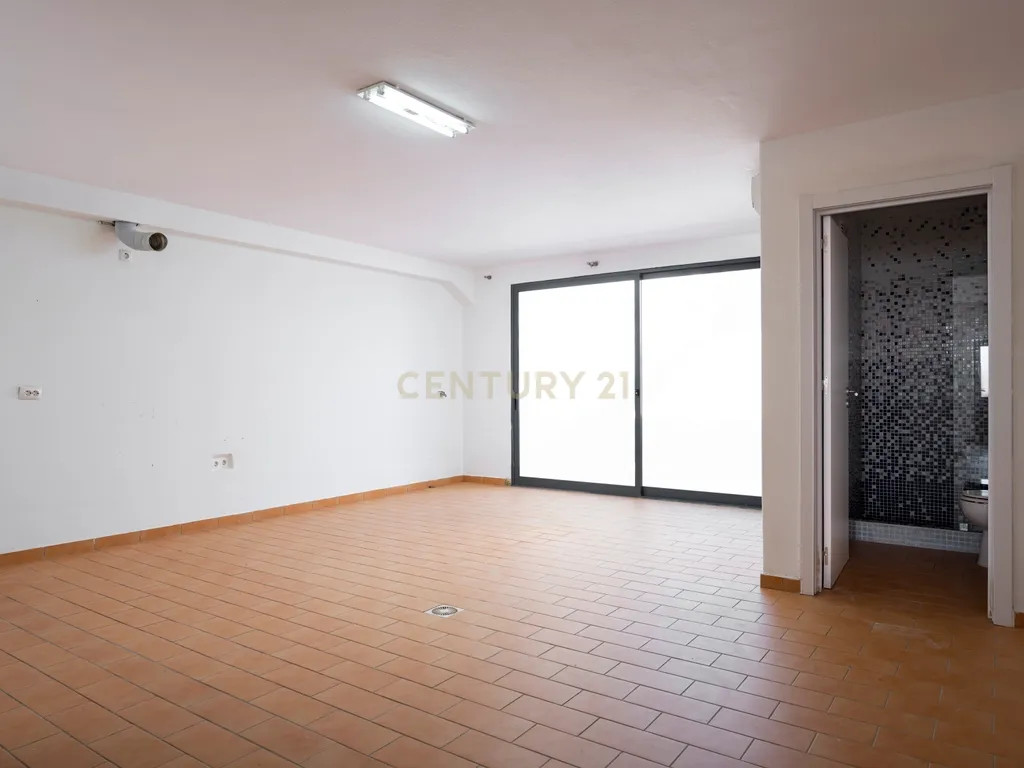 Moradia T3+1 em excelente estado com piscina e garagem, junto ao novo golfe! - Image 20