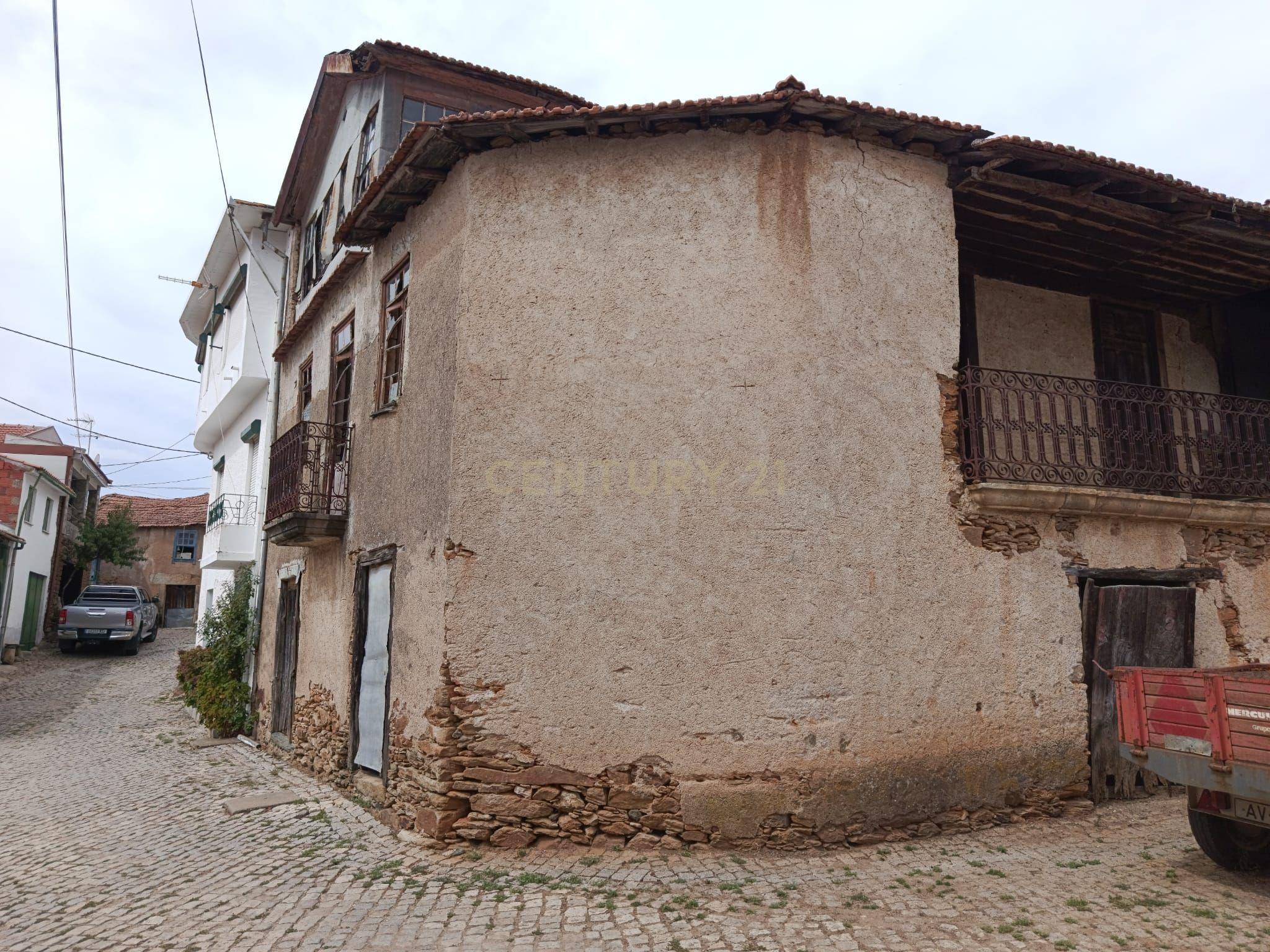 Moradia T2 à venda em Parada e Sendim da Ribeira, Alfândega da Fé — foto 4