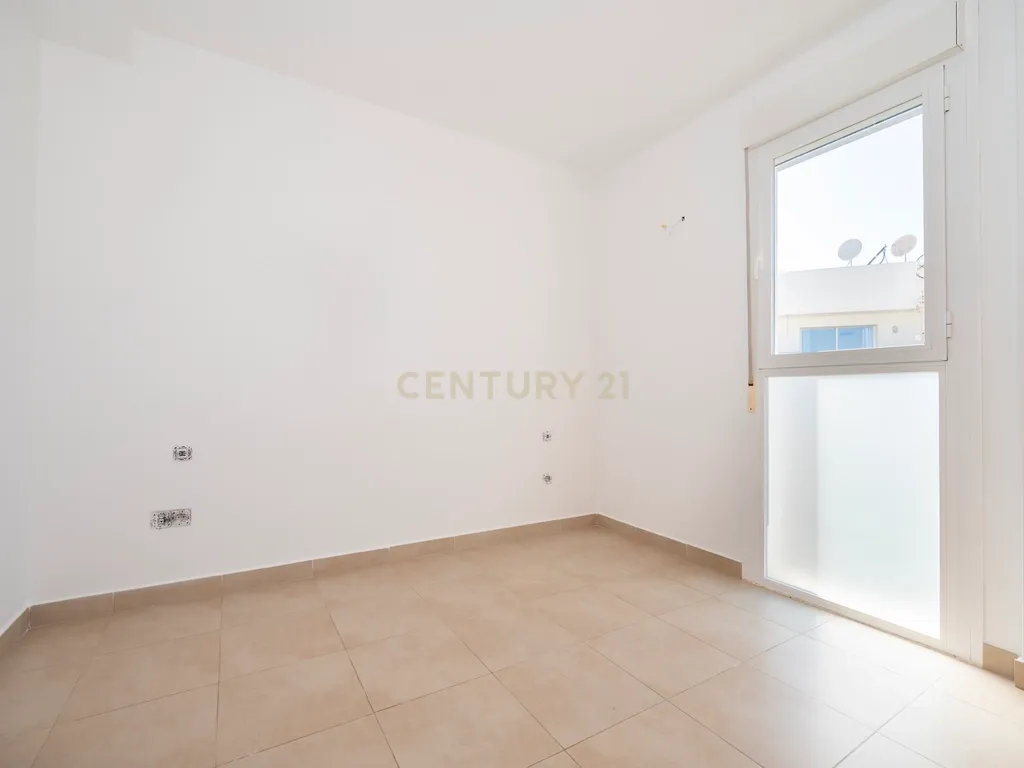 Luxuosa Moradia em Ibiza com Vista Mar e Piscina Privada - Image 19