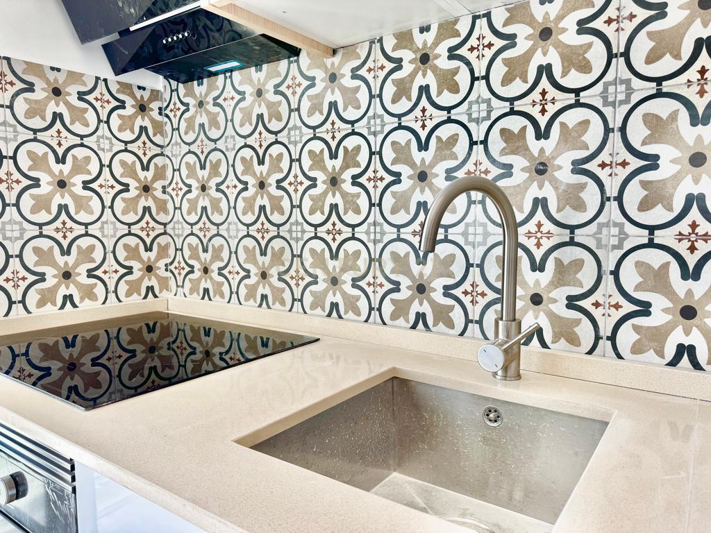 Apartamento 2 Assoalhadas com logradouro, zona histórica de Almada - Image 2
