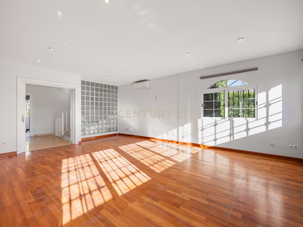 Moradia geminada no Conjunto San Javier Elegância, conforto e espaços para desfrutar -Nueva Andalucia–Marbella    - Image 9