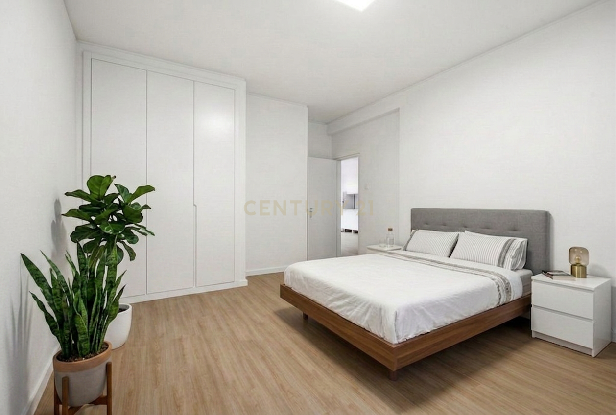Fotografia 9 de Apartamento T2 Totalmente Remodelado no Centro de Peniche