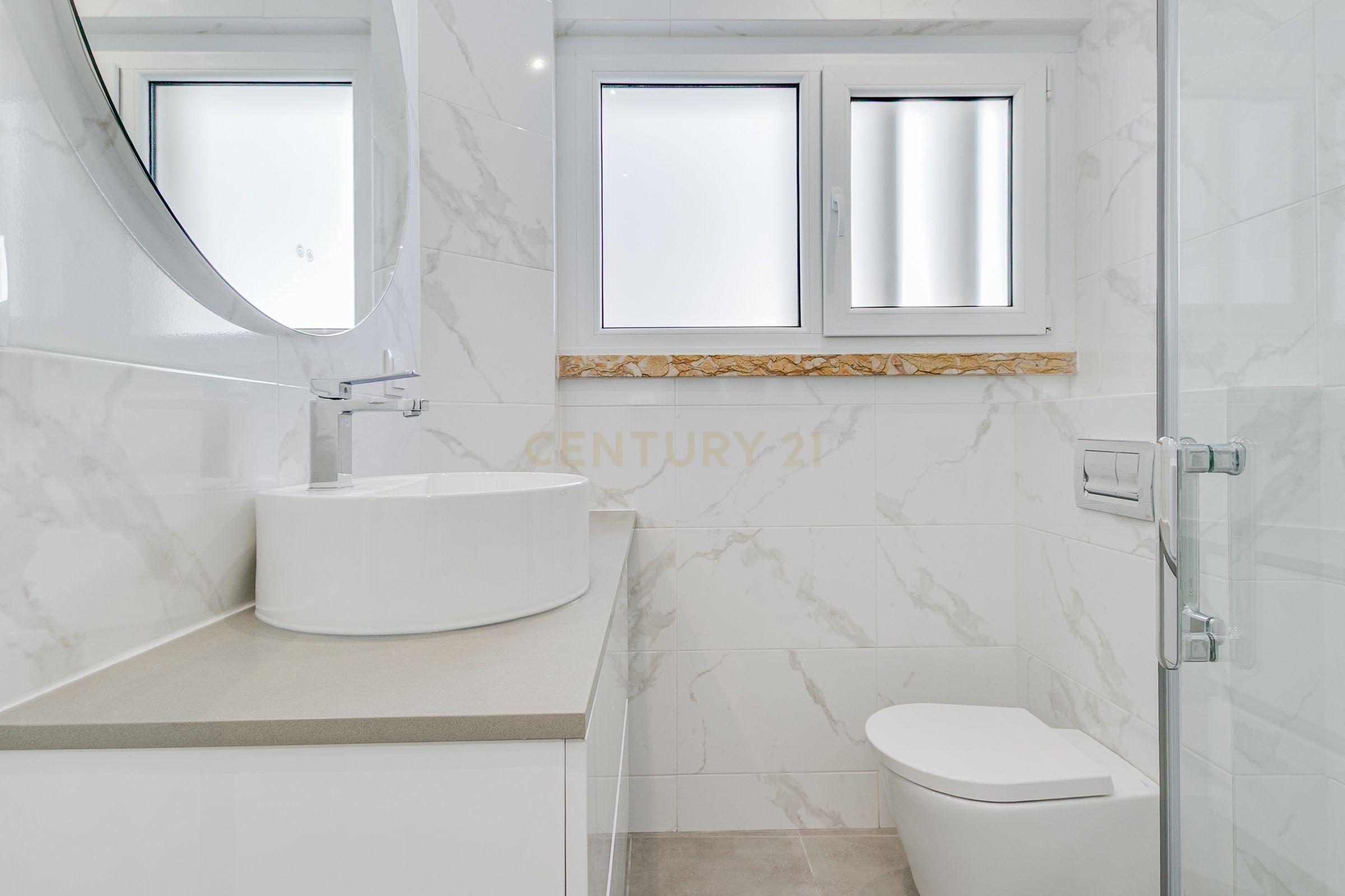 Apartamento T2 Remodelado em São Domingos de Benfica, Lisboa - Image 14