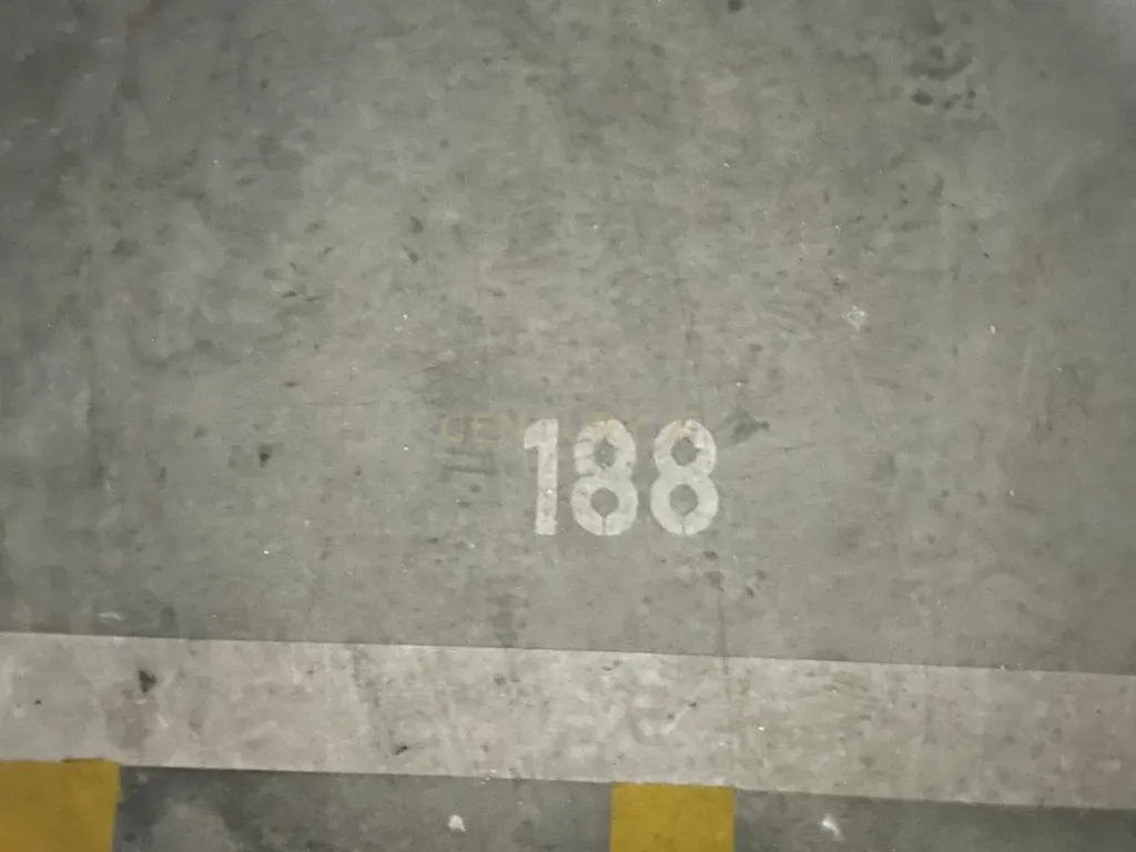 Estacionamento fechado e não coberto  - Image 5