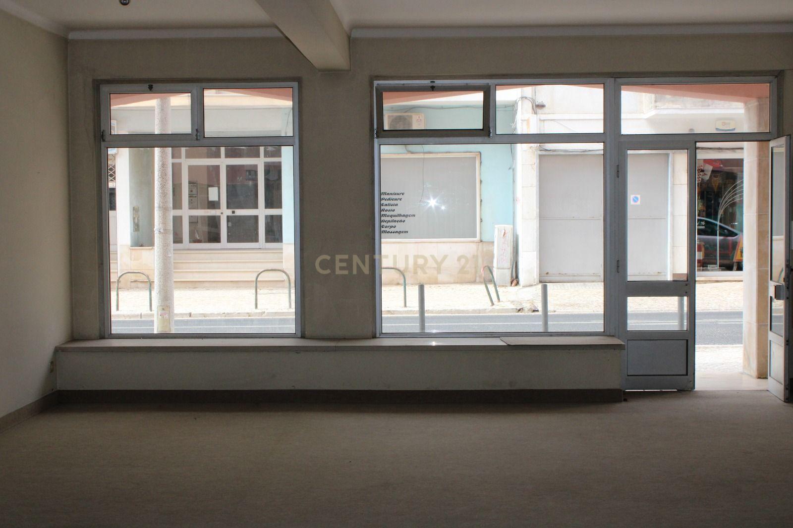 Fotografia 10 de Ampla Loja com 129 m² e Estacionamento Privativo!