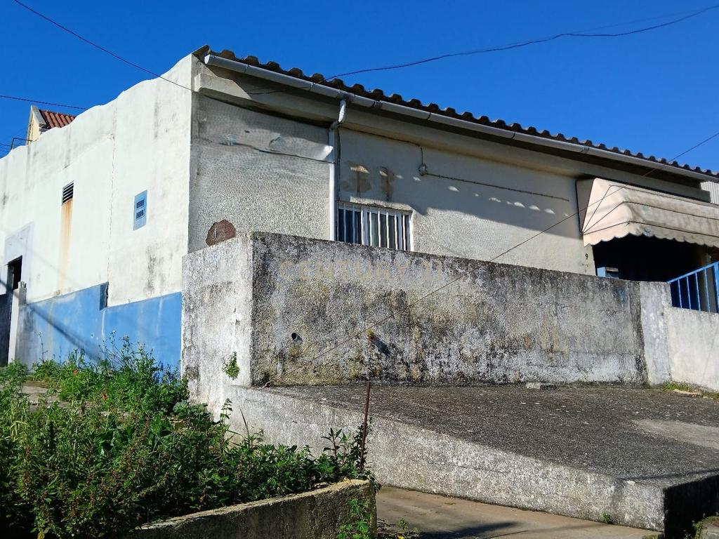 Oportunidade de investimento na Ponte da Bica – Ramada, Armazém com potencial para diversas áreas de negócios - Image 2