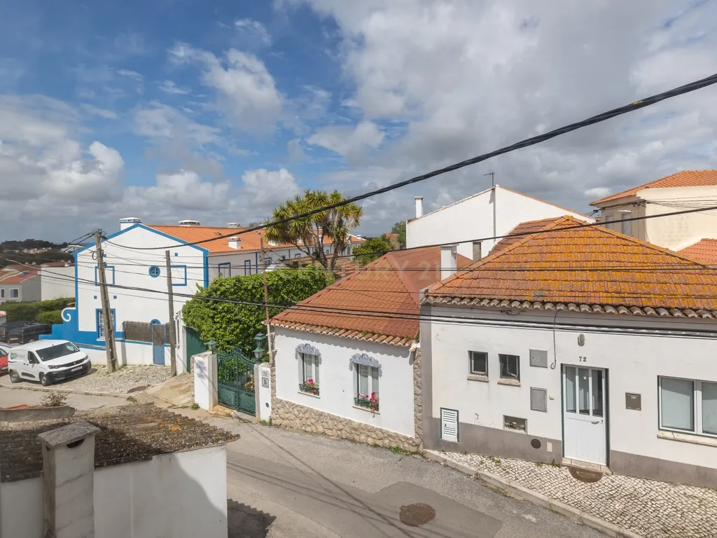 Moradia T3 na Quinta do Anjo com Vista Panorâmica e Garagem - Image 34