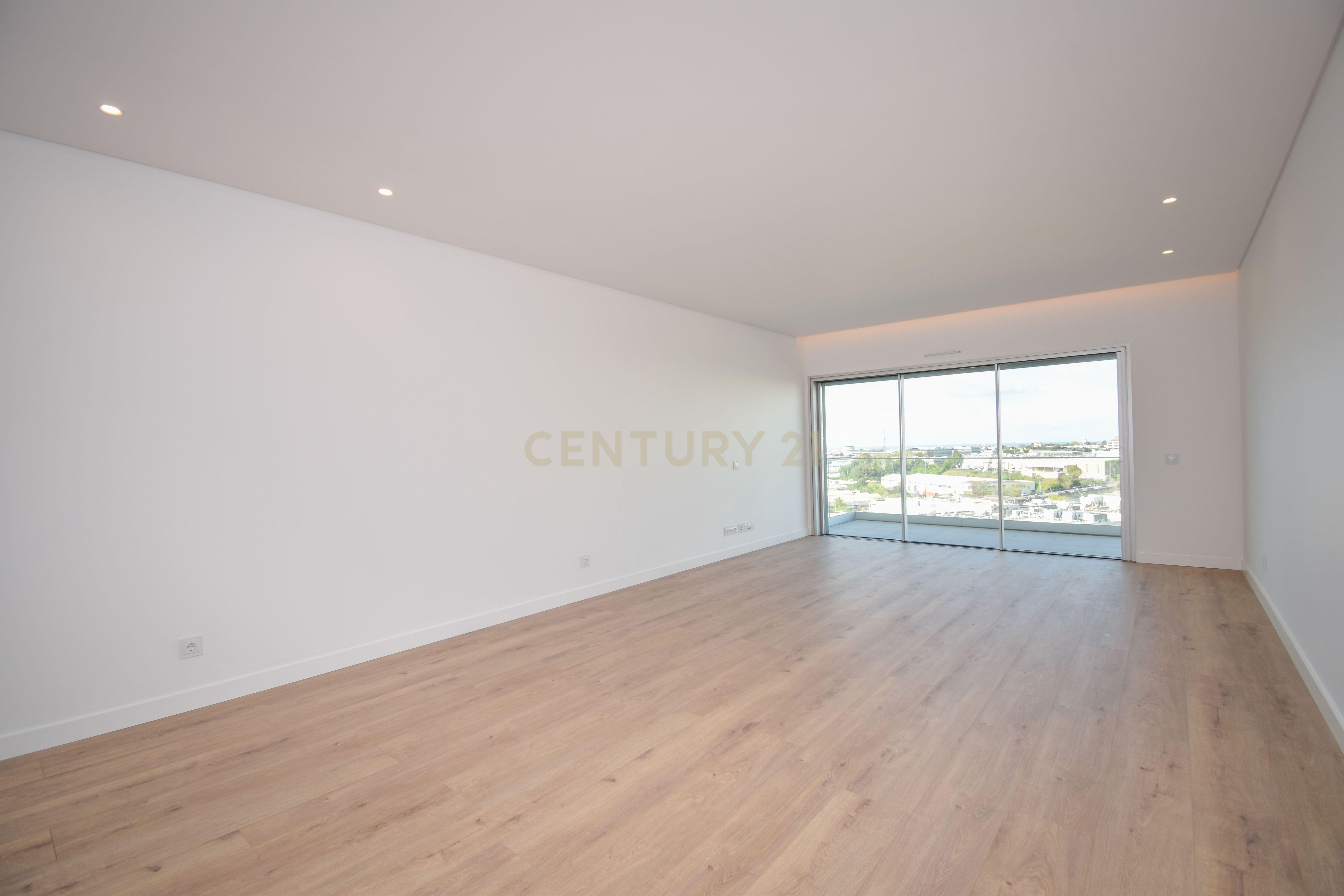 Luxuoso T3 com Vista Deslumbrante sobre o Tejo – Carnaxide / Queijas, Oeiras - Image 19