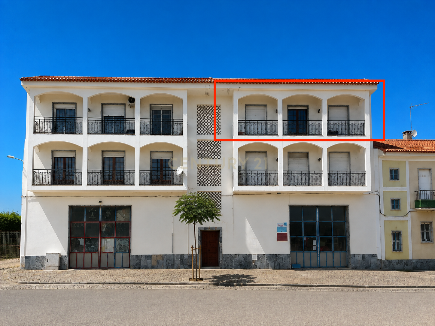 T3 com boas áreas jardim Porta Nova em Moura.
