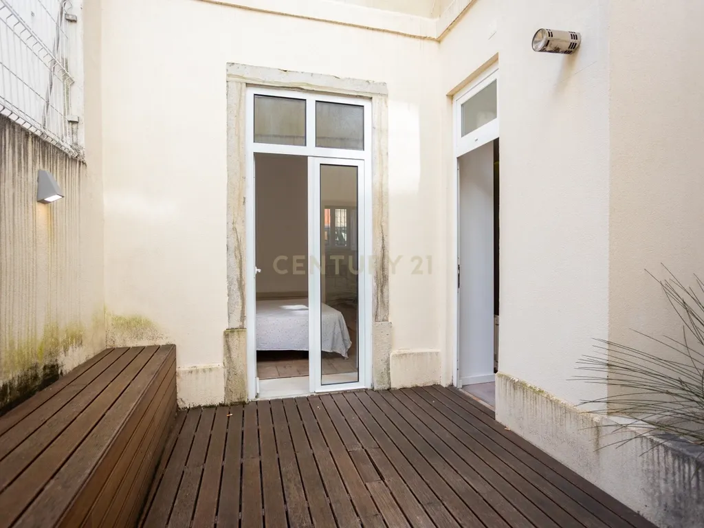 Apartamento T1+1 com logradouro a venda em Campo de Ourique! - Image 13