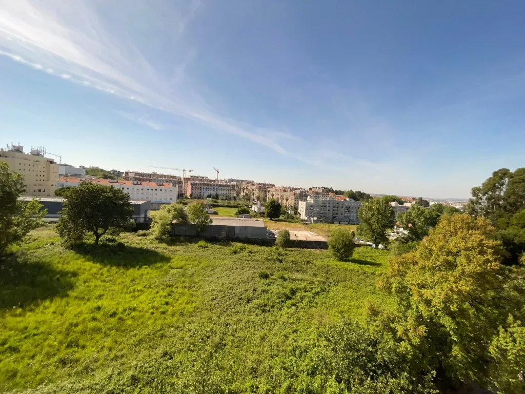 T3 em Vilar de Andorinho - Image 3