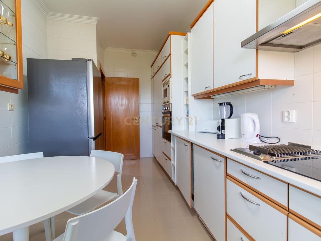 Apartamento T2 para arrendar - Belas Clube de Campo - Image 8