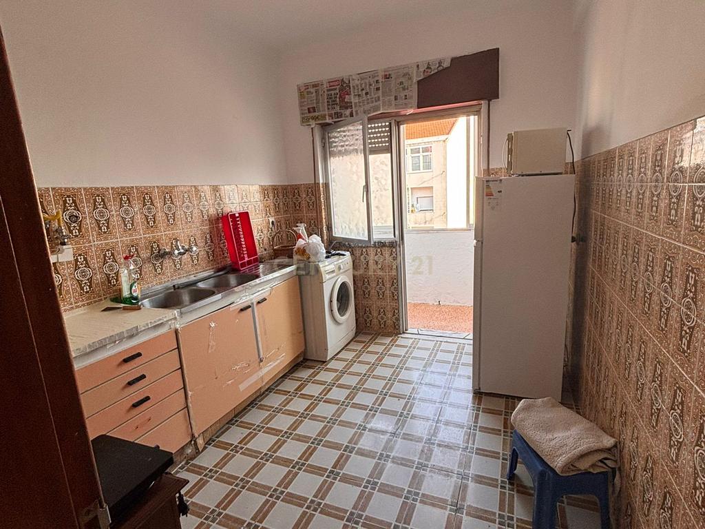 Apartamento T3 em Setúbal com Vista Campestre e Boa Localização - Image 3