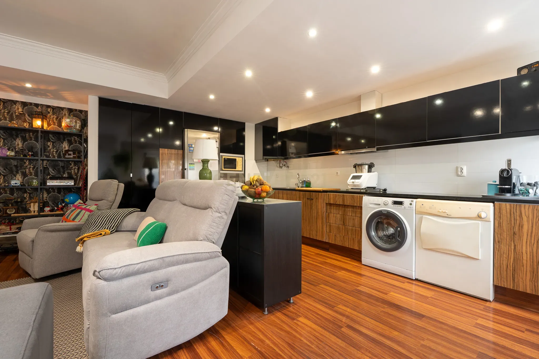 Apartamento T3 com garagem para 2 viaturas Monte Abraão - Image 7
