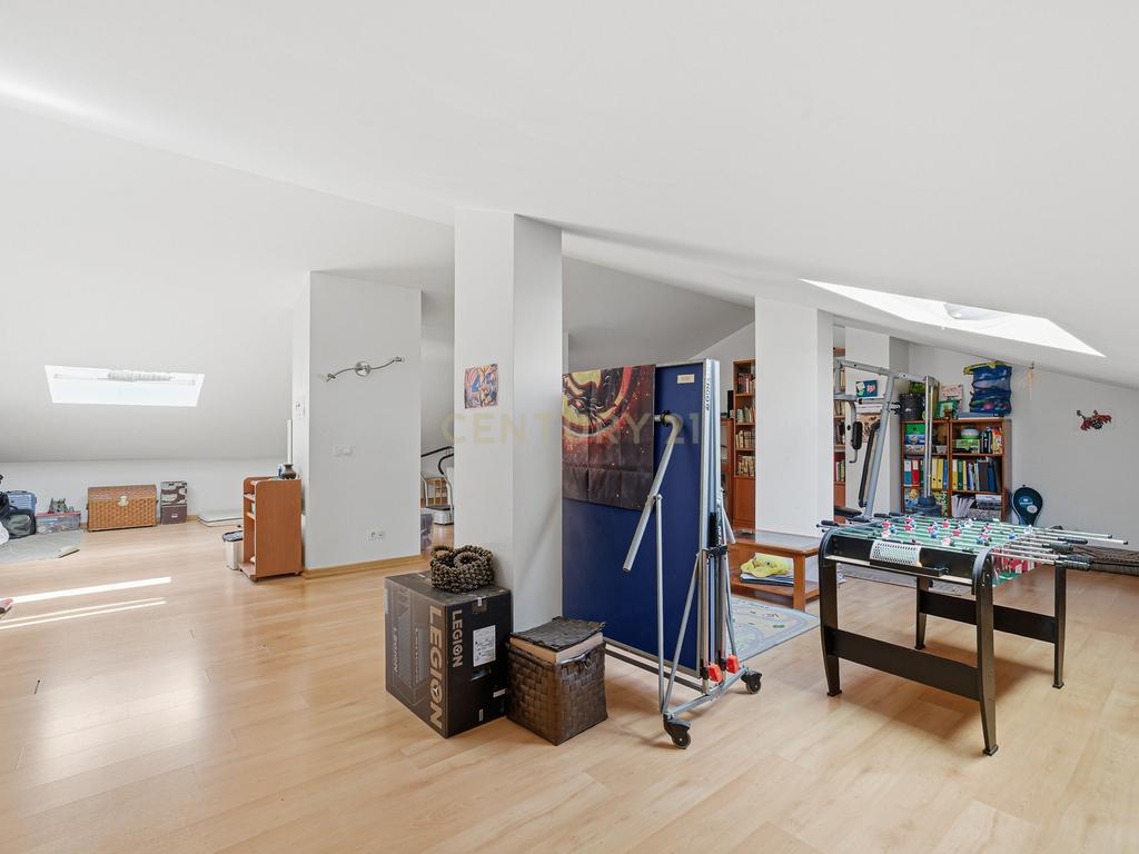 Apartamento T3 Duplex Samouco | Box para 2 Viaturas | Elevador - Image 3
