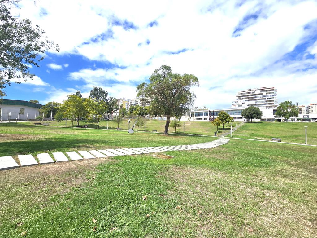Apartamento T3 totalmente remodelado em Almada - Image 27