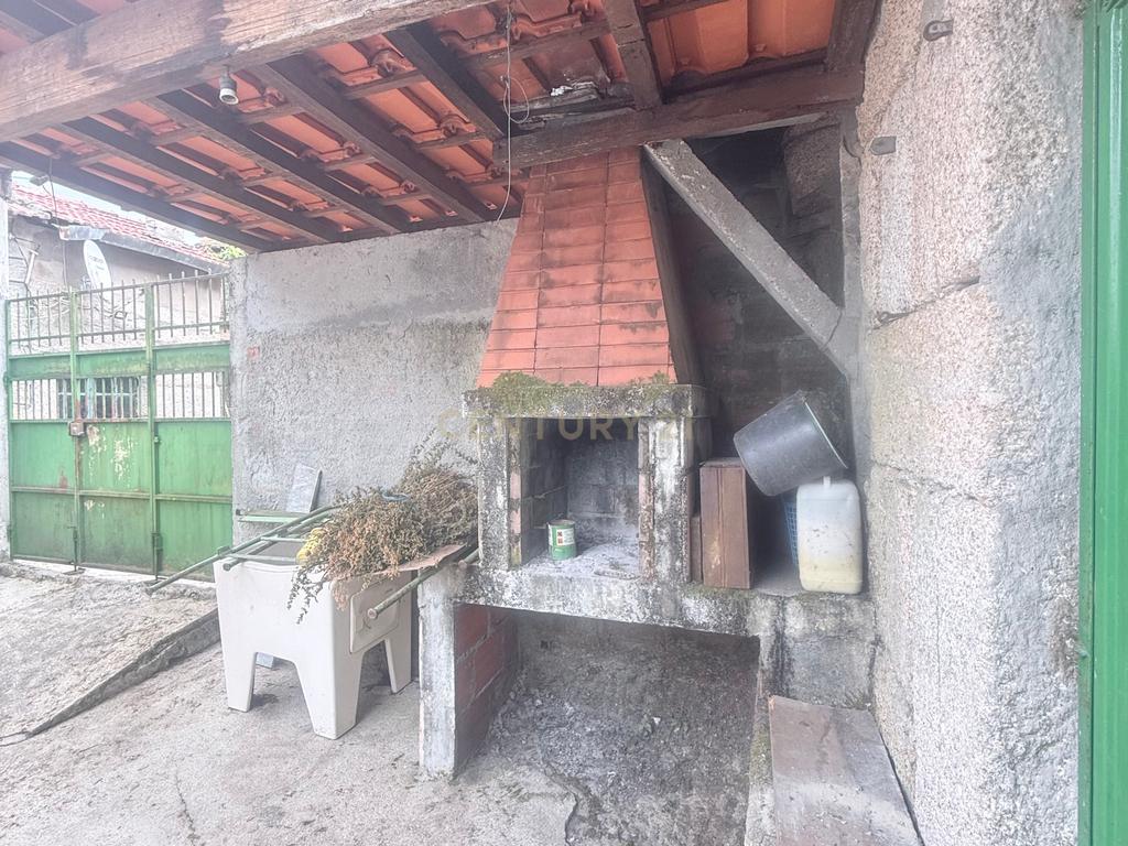 Casa de Pedra com potencial no coração do Gerês - perto do Lindoso - Image 21