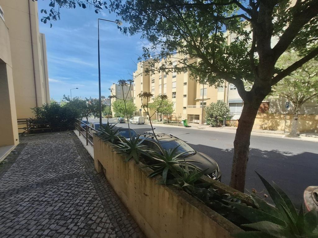 Apartamento T2 no Alto da Faia em Telheiras - Image 18