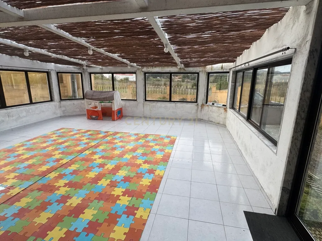 Espetacular Moradia T4 com Jardim e Vista Campestre em Alenquer - Image 40
