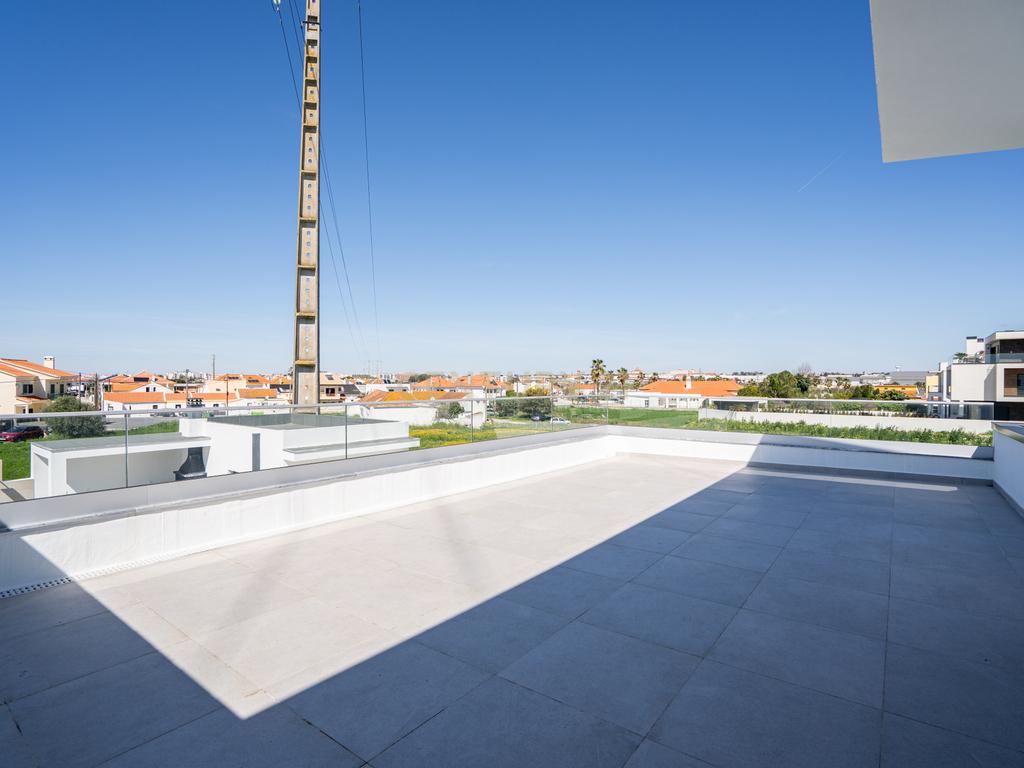Moradia Térrea com piscina e quatro suites - Image 52