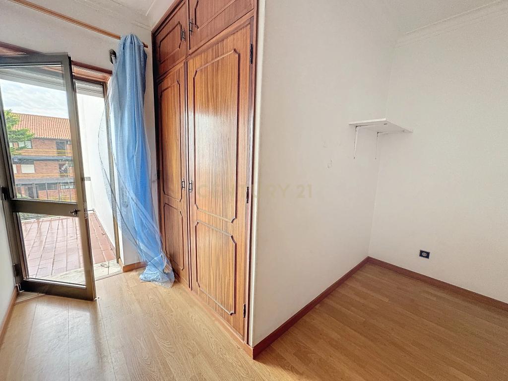 Apartamento T2 - Arrendamento - Bem localizado na Nazaré - Image 16