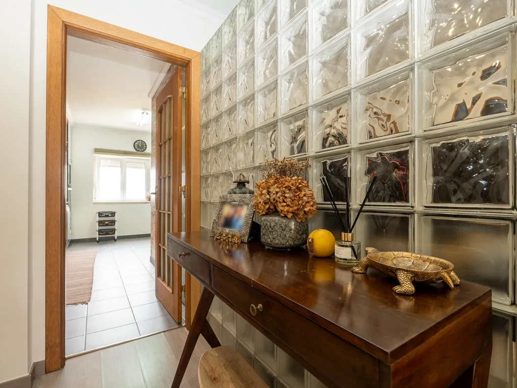 * ESPECTACULAR APARTAMENTO NO CENTRO DE MAFRA, COM VARANDA E PARQUEAMENTO * - Image 12