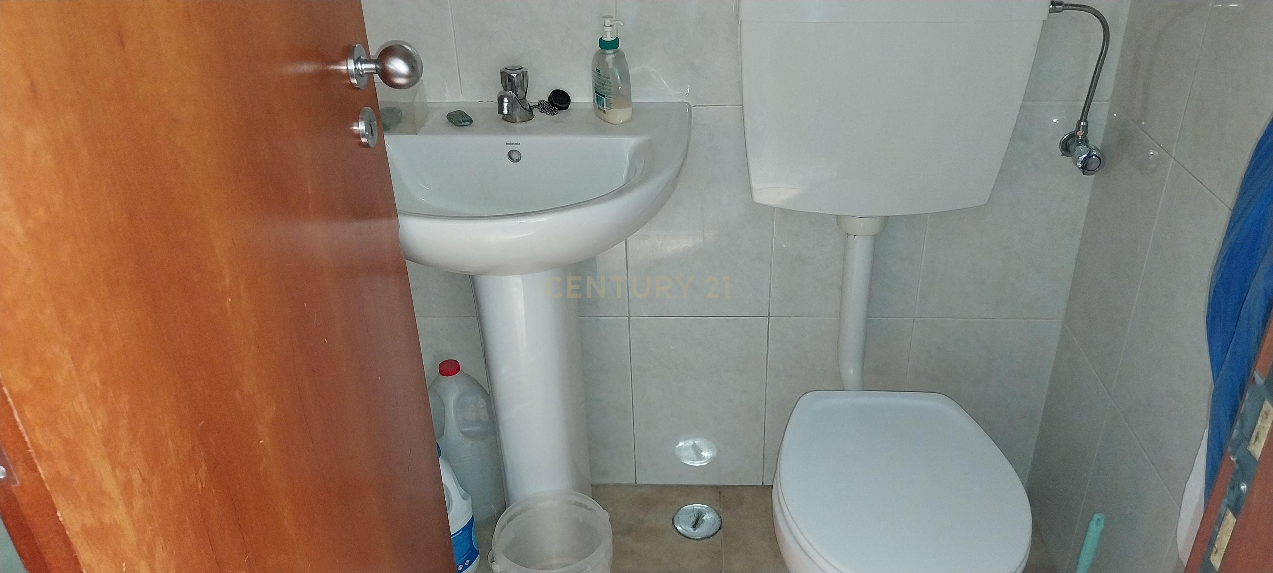 Loja de rua, em excelente localização no centro da Pontinha - Odivelas - Image 11