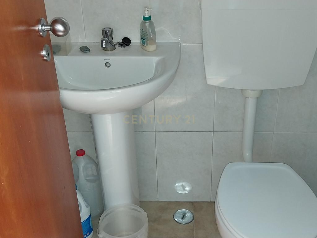 Loja de rua, em excelente localização no centro da Pontinha - Odivelas - Image 11