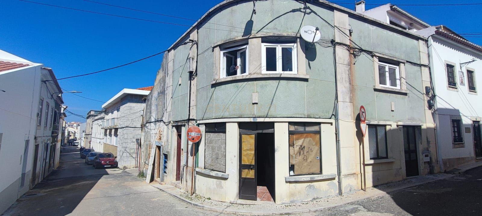 PRÉDIO NO CENTRO HISTÓRICO DE PENICHE – OPORTUNIDADE ÚNICA! - Image 2