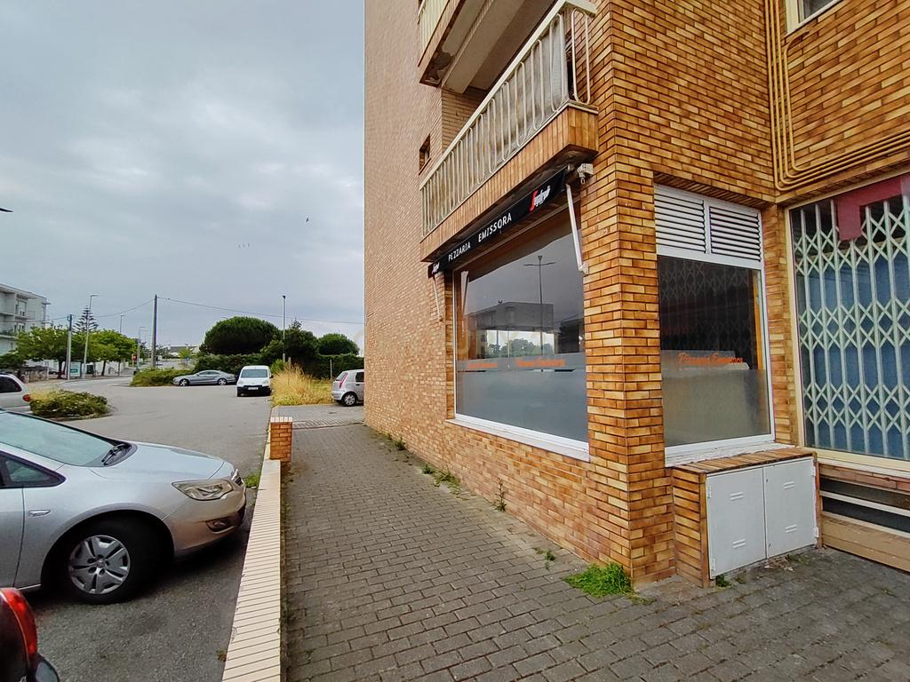 Loja com Cave para Comércio – Excelente Oportunidade de Arrendamento em Azurara, Vila do Conde - Image 5