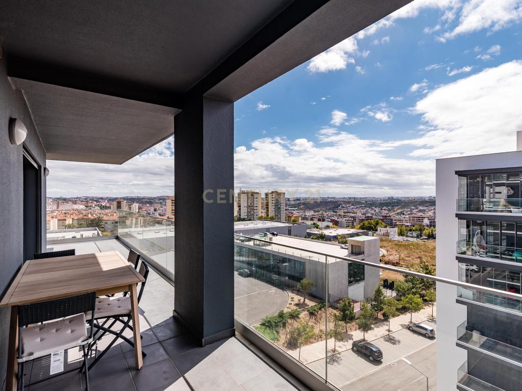 Luxuoso Apartamento T3 em Odivelas com Vista Panorâmica - Image 32