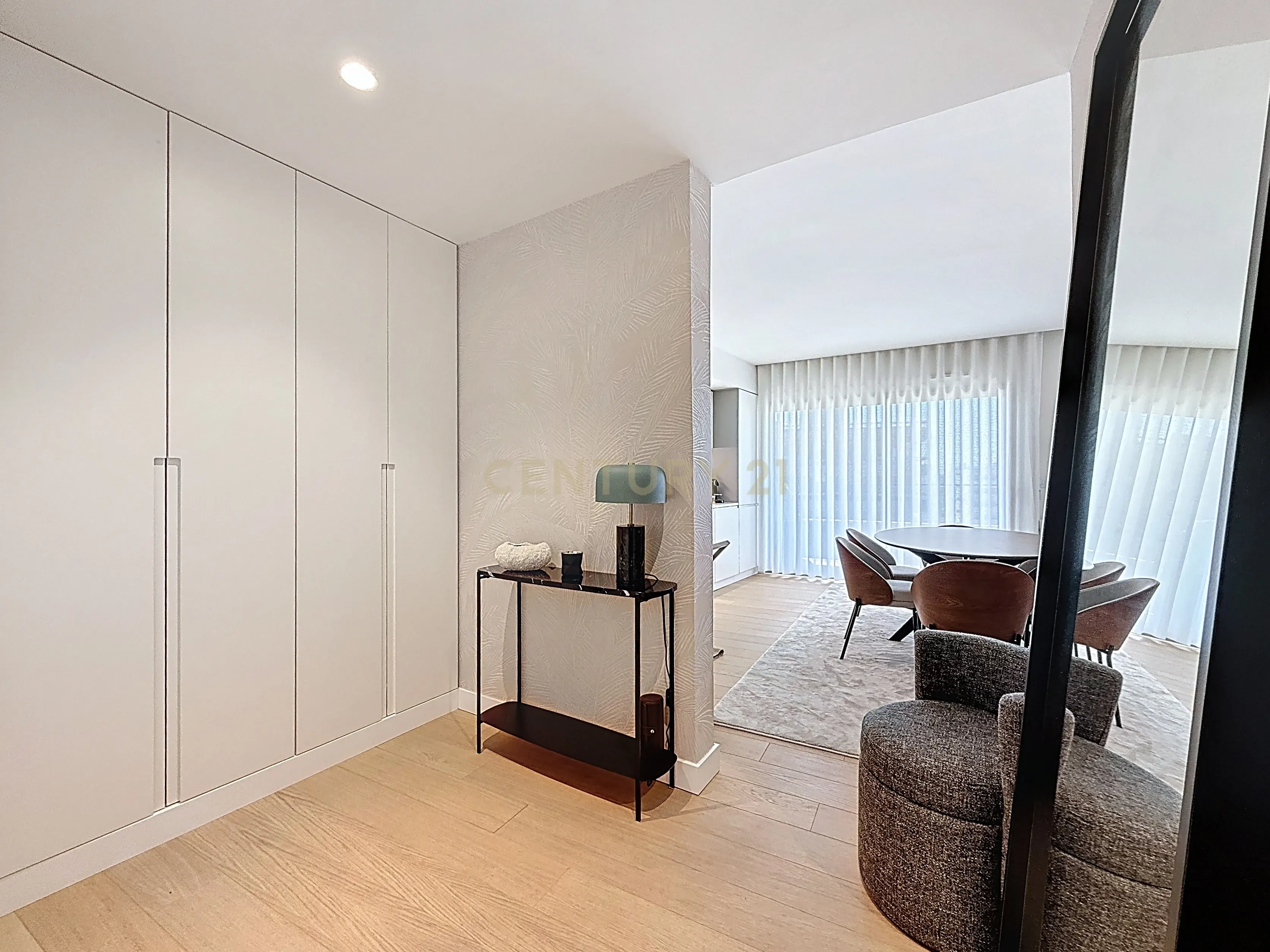 Apartamento T2 com Vista Rio, Semi-Novo, Empreendimento Seixal Baia / Vende-se com o mobiliário - Image 7