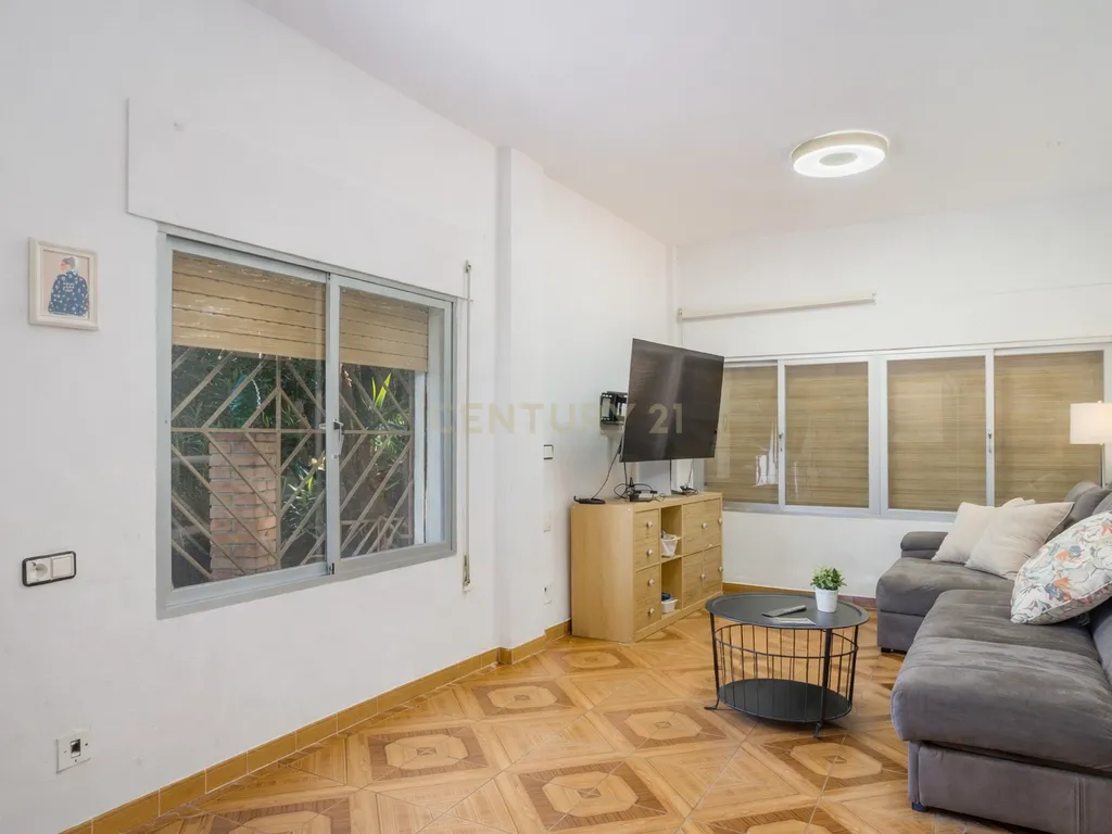 Propriedade única com 2 habitações independentes, piscina e zona desportiva em Alhaurín de la Torre - Image 29