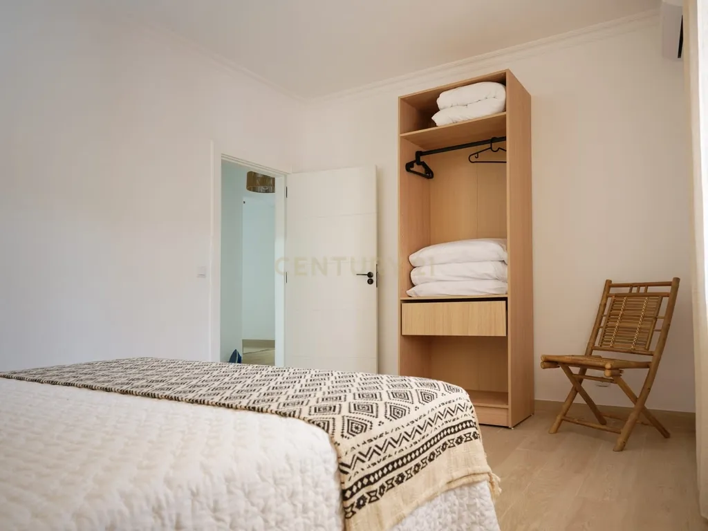Apartamento T3 com espaço exterior em Mourão - Image 16