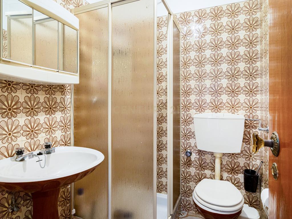 Moradia T3 em Porto Salvo | 213 m² | Garagem | Pátio e Jardim - Image 20