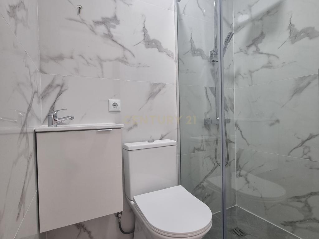 Apartamento Renovado T3 na Torre, Cascais - Image 3