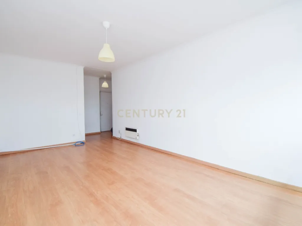 T3 na Quinta do Marquês, Oeiras | 115 m² de Potencial para Criar a Sua Casa de Sonho - Image 9