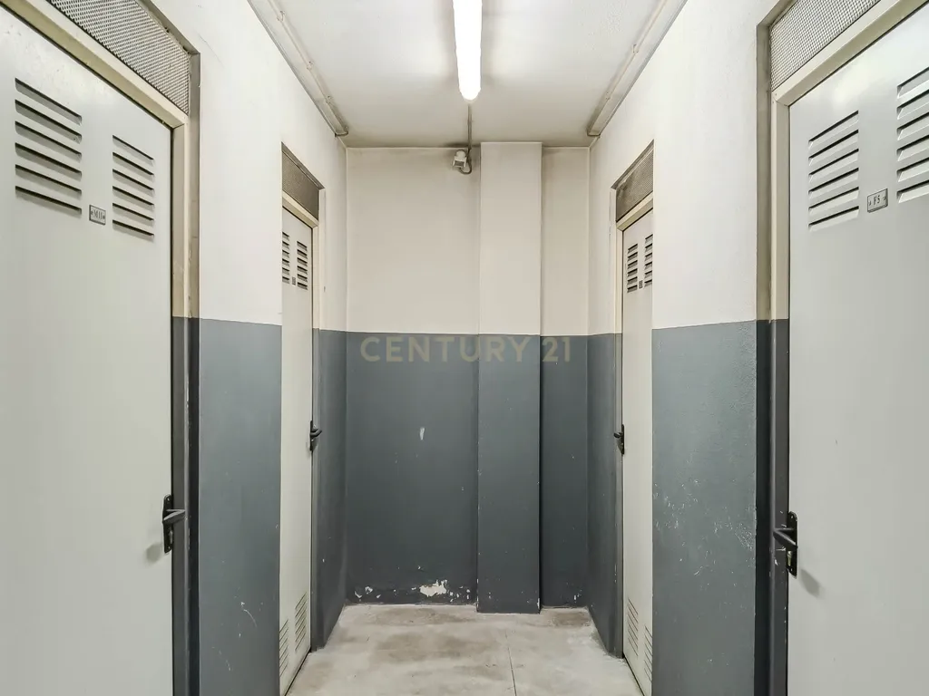 Apartamento T2 com Garagem e Arrumos — Coronado, São Mamede - Image 30
