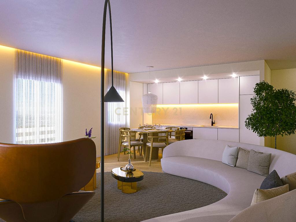 Apartamento T3 de Luxo na Primeira Linha da Praia da Nazaré – Vista Mar Incrível e garagem - Image 2