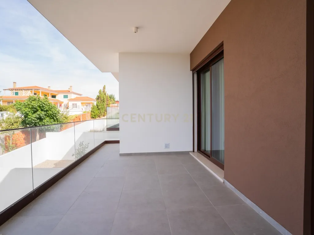 Moradia T3 Semi nova em Caldas da Rainha - Image 24