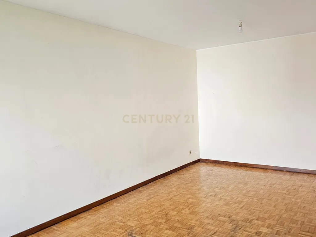 Apartamento T2 com garagem, Matosinhos - Image 14