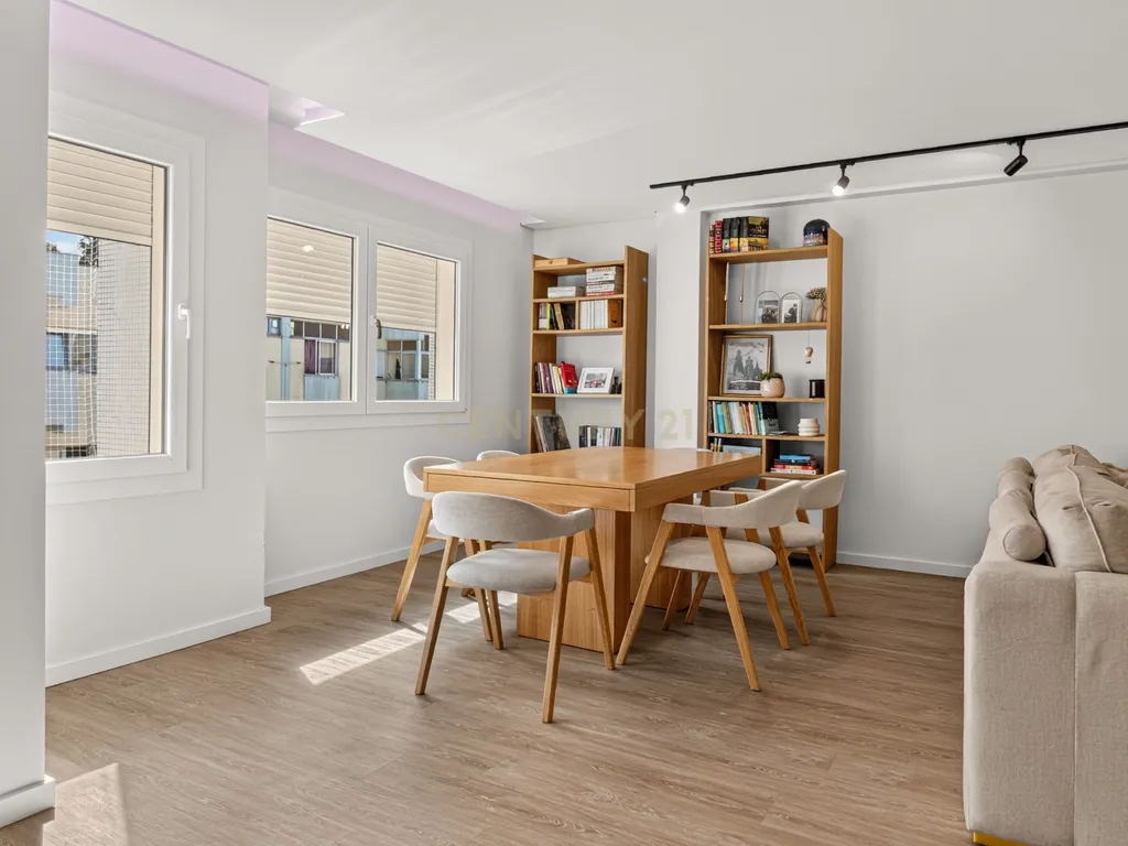 Apartamento Renovado com Vista Panorâmica em Braga - Image 4