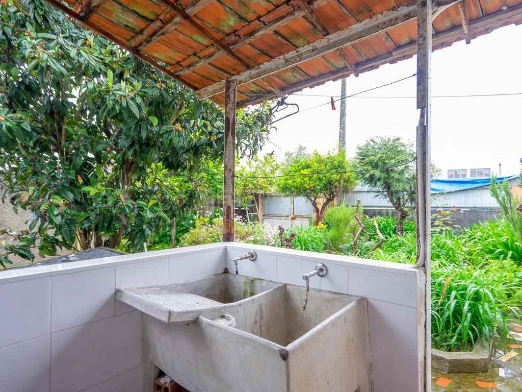 Moradia T3 com jardim na Granja do Ulmeiro junto às escolas e serviços - Image 32